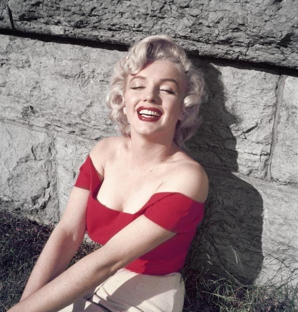 Marilyn At Niagara